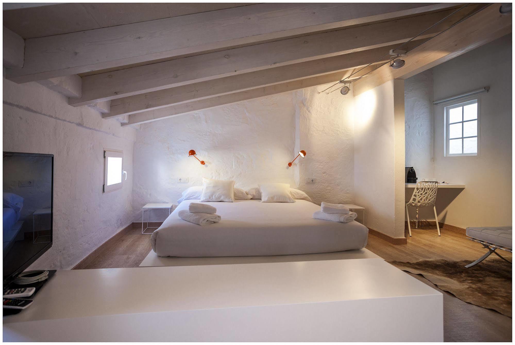 Cheap & Chic Hotel ซิวตาเดญา ภายนอก รูปภาพ