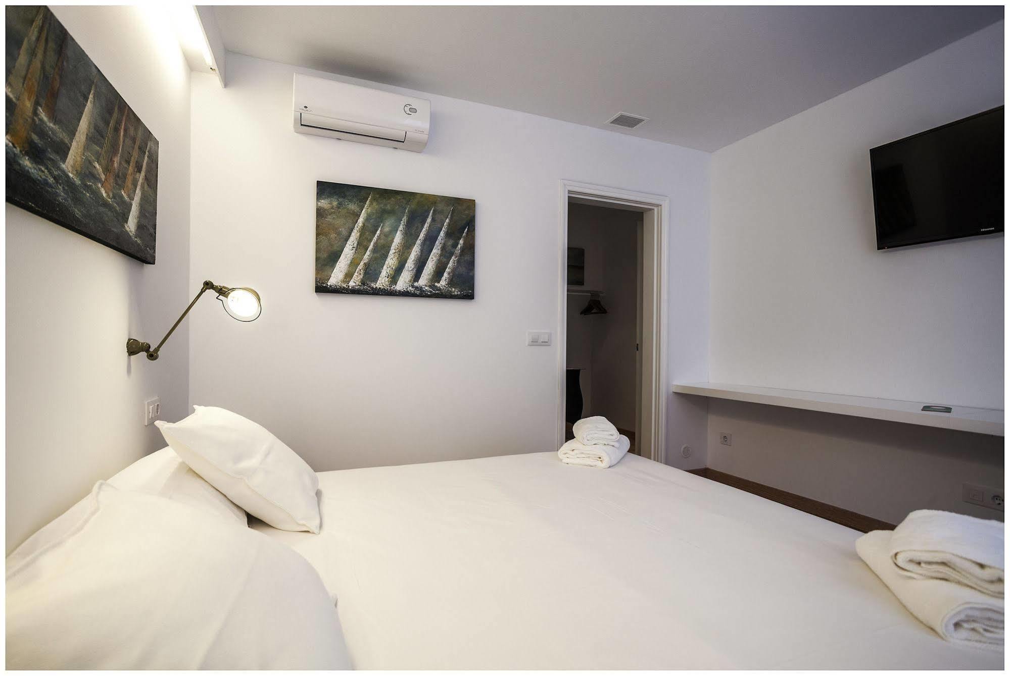 Cheap & Chic Hotel ซิวตาเดญา ภายนอก รูปภาพ